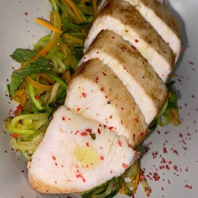 Стейк из индейки с овощными спагетти в Babbo family cafe по цене 930 ₽