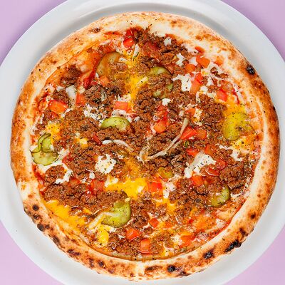 Пицца Чизбургер в Дарк лава по цене 899 ₽