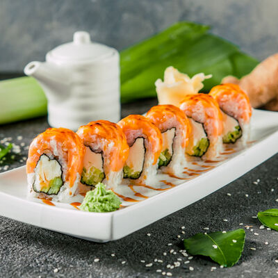 Ролл Филадельфия запеченная с лососем в Пряности & Радости на Васильевском по цене 510