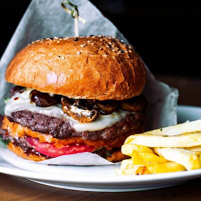 Бургер Шварц в Oscar Beef по цене 500 ₽