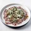 Копченый ростбиф из пиканьи с грибами, каперсами, руколой и пармезаном в Brasserie Lambic по цене 1080