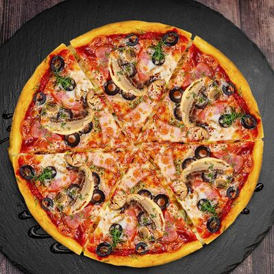 Пицца с Ветчиной и Грибами - Большая в Суши фуд по цене 987 ₽