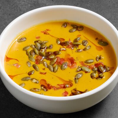 Тыквенный суп с томатной сальсой и фокаччей в Penny по цене 550 ₽