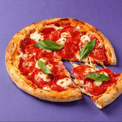 Пицца Пеперони в Шоколадница по цене 780 ₽