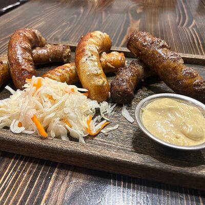 Сет колбасок в Бардак Бар по цене 1680 ₽