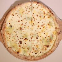 Пицца Четыре сыра в Positano