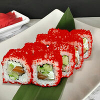 Калифорния с лососем в Суши Tsunami