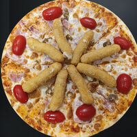 С сырными палочкамив Пицца vs Роллы