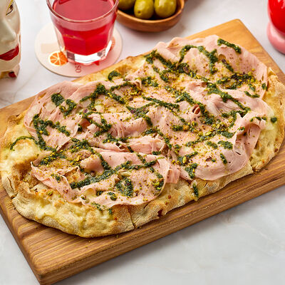 Мортаделла с фисташками piccolo в Osteria Dolce по цене 690 ₽