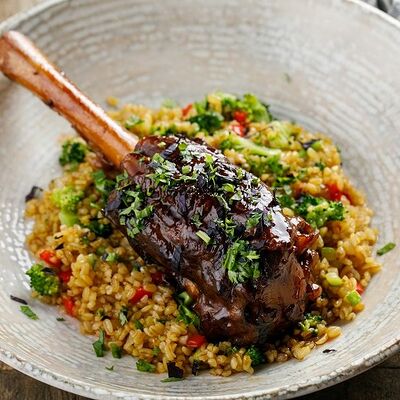 Запеченная баранья ножка с булгуром в Маймун по цене 790