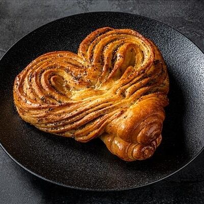 Плюшка Московская с корицей и маком в Шава, Мама! по цене 249 ₽