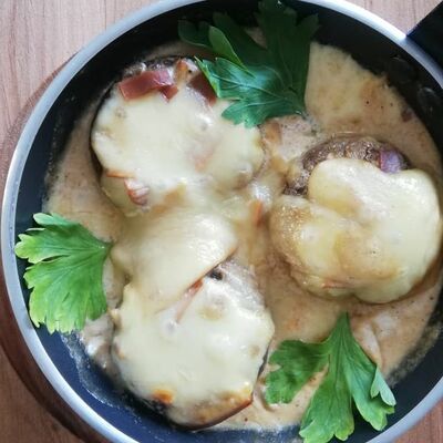 Шляпки шампиньонов с сулугуни на кеци в Навруз73 по цене 550 ₽