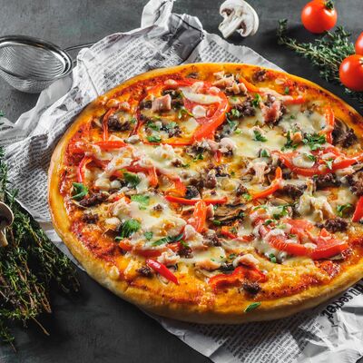 Пицца Татарская в Maki Family по цене 499