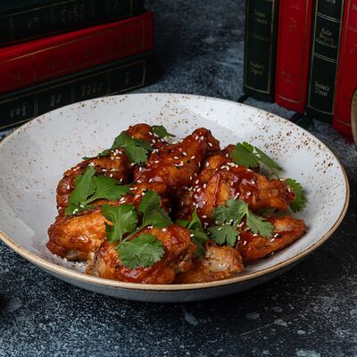 Куриные крылышки чили в McKey Pub & Restauraunt по цене 560 ₽