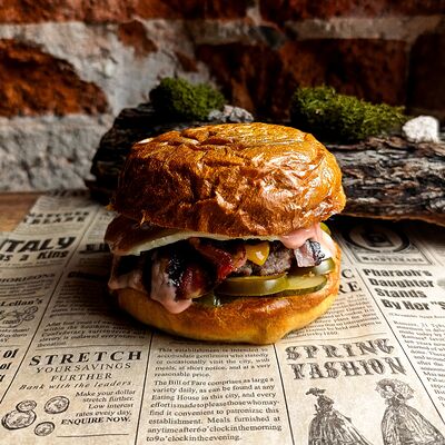 Немецкий бургер в Дровосек по цене 730 ₽