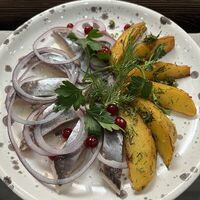 Селедочка бочковая с обжаренной до нужного хруста картошечкой в Добролюбово