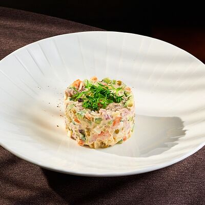 Салат Оливье в База по цене 750 ₽