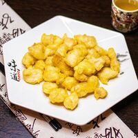 Кусочки курицы с чесноком в Китайская кухня ЖУИ