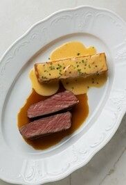 Филе говядины с гратеном в Nomad по цене 2420 ₽