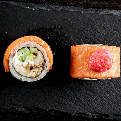 Запеченный ролл Домбай в Hot Pizza по цене 850 ₽