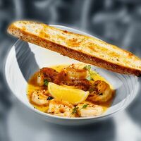 Креветки пиль пиль с хрустящим багетом в Sadko