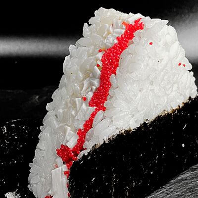 Онигири Снежный крабс в Роллс Ройс Суши по цене 320 ₽