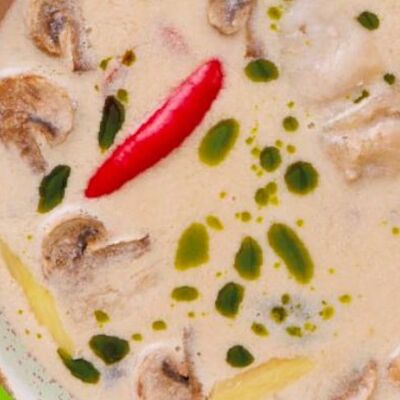 Кокосовый суп с креветкой в Yay Thai по цене 1190 ₽