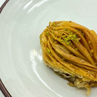 Пахлава классическая со сливочным каймаком в Форто4ка по цене 120 ₽