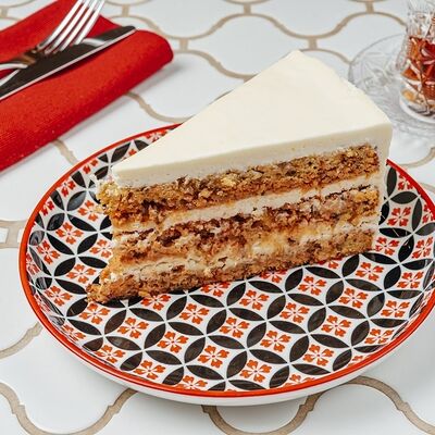 Морковный торт в Maroon по цене 500 ₽