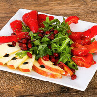 Овощной салат на гриле в Piccola Pizza