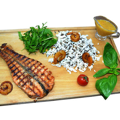 Стейк из сёмги с диким рисом в Парк-отель Усадьба по цене 855 ₽