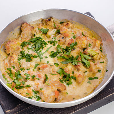 Рагу из кролика со сметаной и овощами в Сыроварня по цене 950