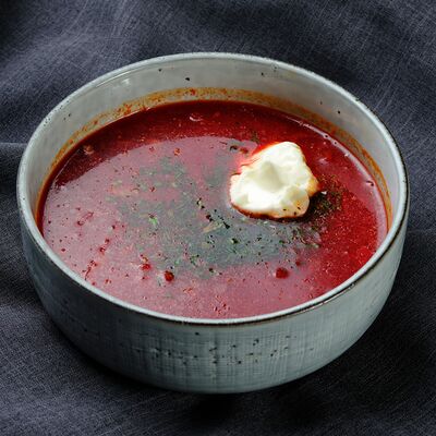 Борщ с говядиной в СВОЯ КУХНЯ по цене 518 ₽