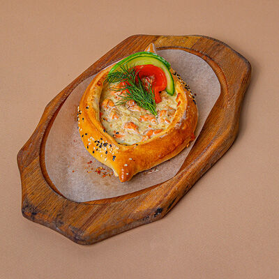 Хачапури с лососем чкмерули в Хочу пури по цене 795 ₽