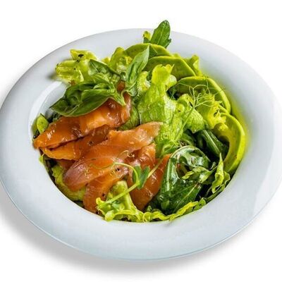 Зеленый салат с лососем и авокадо в Ред-Буфет по цене 529 ₽