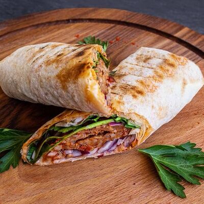 Шаурма с люля-кебаб в Ламаджо по цене 300 ₽