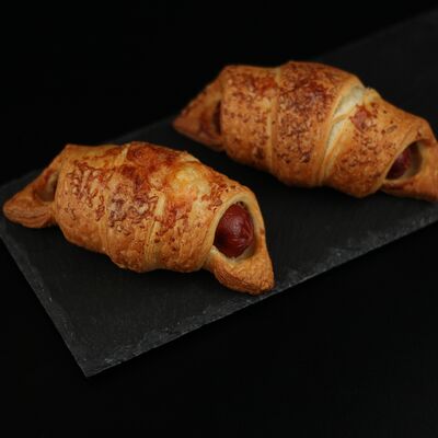 Круассан с сосиской и соусом в Пекарня Буханка по цене 229 ₽