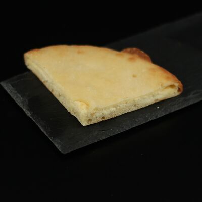 Четверть осетинского пирога с сыром в Буханка по цене 235 ₽