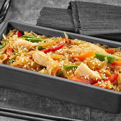 Фунчоза с курицей в Суши Мастер по цене 299 ₽