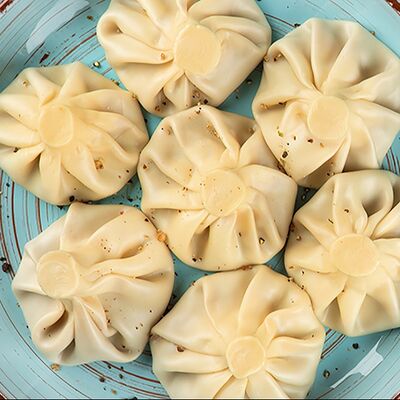 Хинкали с креветкой и шпинатом в Чача по цене 390 ₽