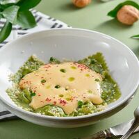 Равиоли с курицей, шпинатом и сырным муссом в Via veneto