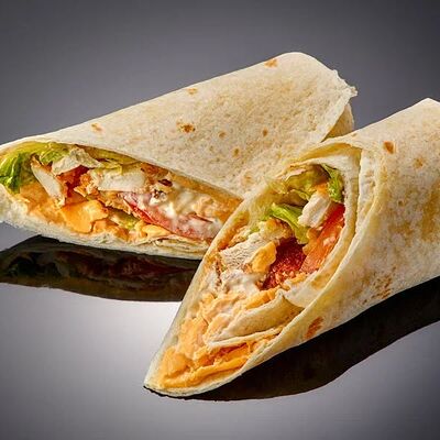 Ролл Цезарь с хрустящим цыпленком в Coffee Corner по цене 425 ₽