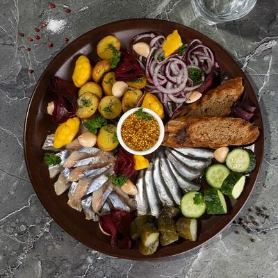 Закусочныйсет в Фореста Фестиваль Парк по цене 1200 ₽