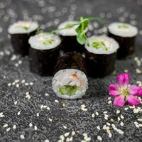 Маки креветка-огурец в Restobar Первый & Ресторан доставки Личный повар
