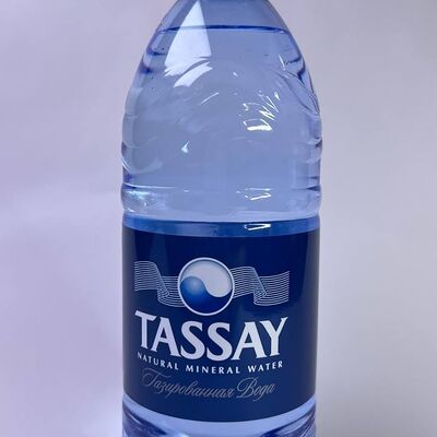 Вода Tassay газированная в Кафе тесто может по цене 140 ₽