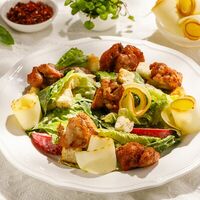 Теплый салат с курой и копченым сулугуни в Баклажан Озерки