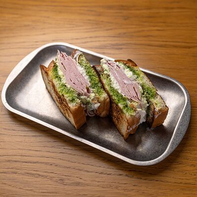 Сэндвич мортаделла, страчателла в 321 Club by Novikov по цене 690 ₽