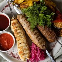 Ассорти кебабов в Хинкальня