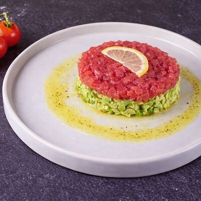 Тартар с тунцом в Пицца & Суши baba Napoli по цене 1119 ₽