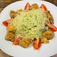 Салат Цезарь с курицей в У камина вкусный шашлык и не только